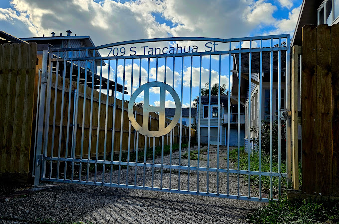 2023-11-15 -gate fence